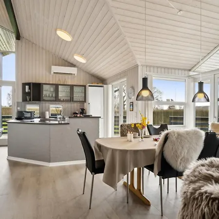 Holiday home Sylvana - 400m From The Sea By Interhome