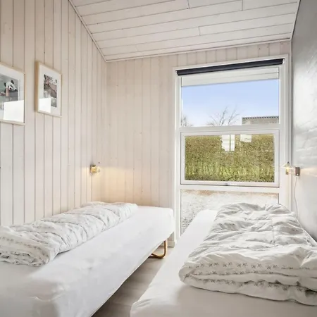 Sylvana - 400m From The Sea By Interhome