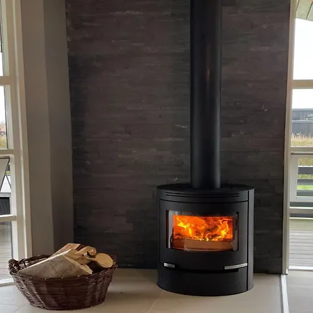 Sylvana - 400m From The Sea By Interhome *